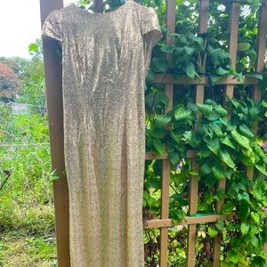 Sparkling sequin dress in champagne gold